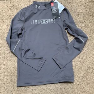 Under armor cold gear top youth medium
